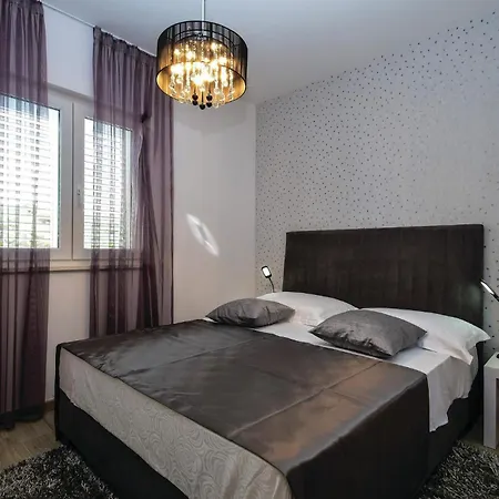 Beautiful In Rogoznica With Sauna * Rogoznica (Sibenik-Knin)