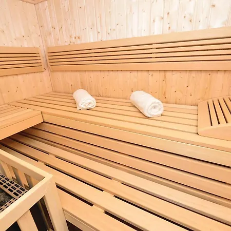 In With Sauna Apartman *
